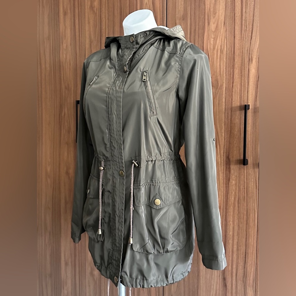 Forever 21 Hooded Windbreaker Utility Jacket Olive Green size Small